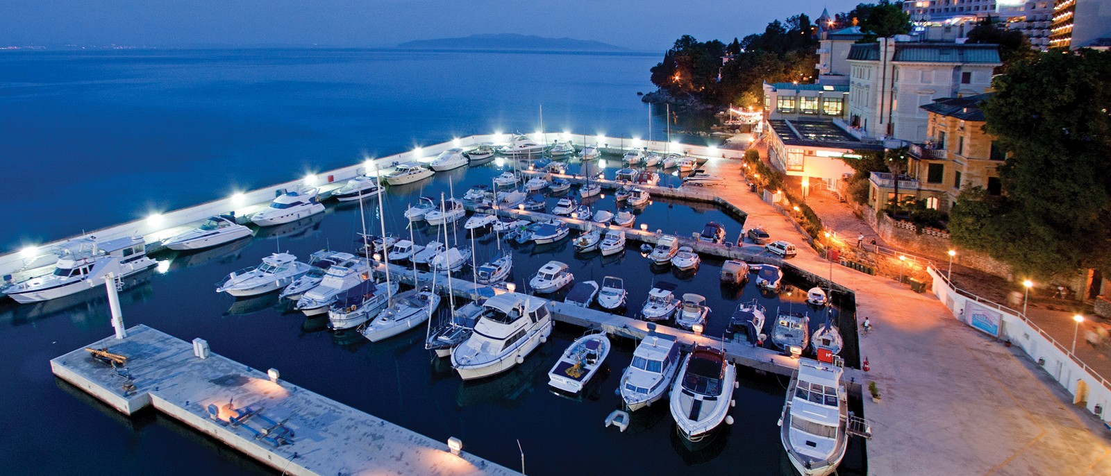 KDE_Opatija_hotel-admiral-opatija-croatia-marina-1-fullscreen-big