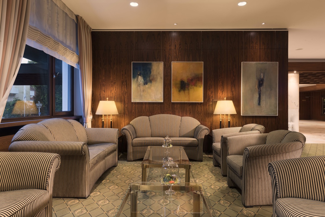 SBS_122_Lobby