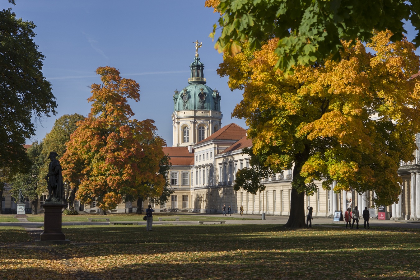 Schloss Charlottenburg in Berlin im Herbst