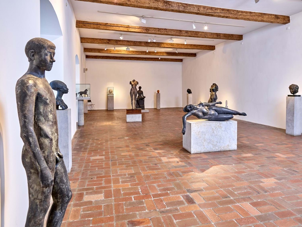 Passau_o-08-bildarchiv-08_3-fotos-burg-burgansichten_C_marcel-peda-neu-pedagrafie_vesteoberhaus-ausstellungseinblick-hans-wimmer-sammlung