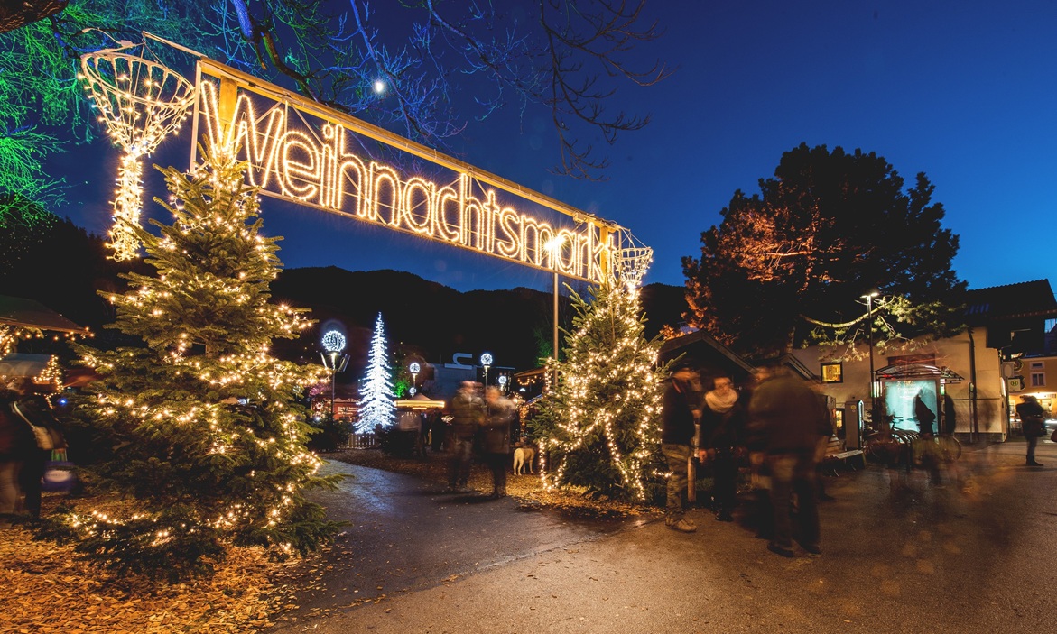 Kufstein Stadtpark Kufstein Weihnachtsmarkt_1(c)VANMEY Photography